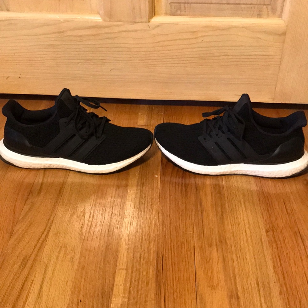 Adidas UltraBoost 4.0 size 9